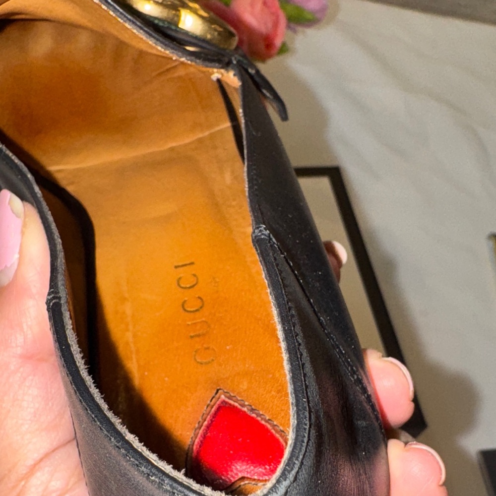 Authentic Gucci Women's Black Leather Loafers with Green and Red Stripes - Picture 8 of 15